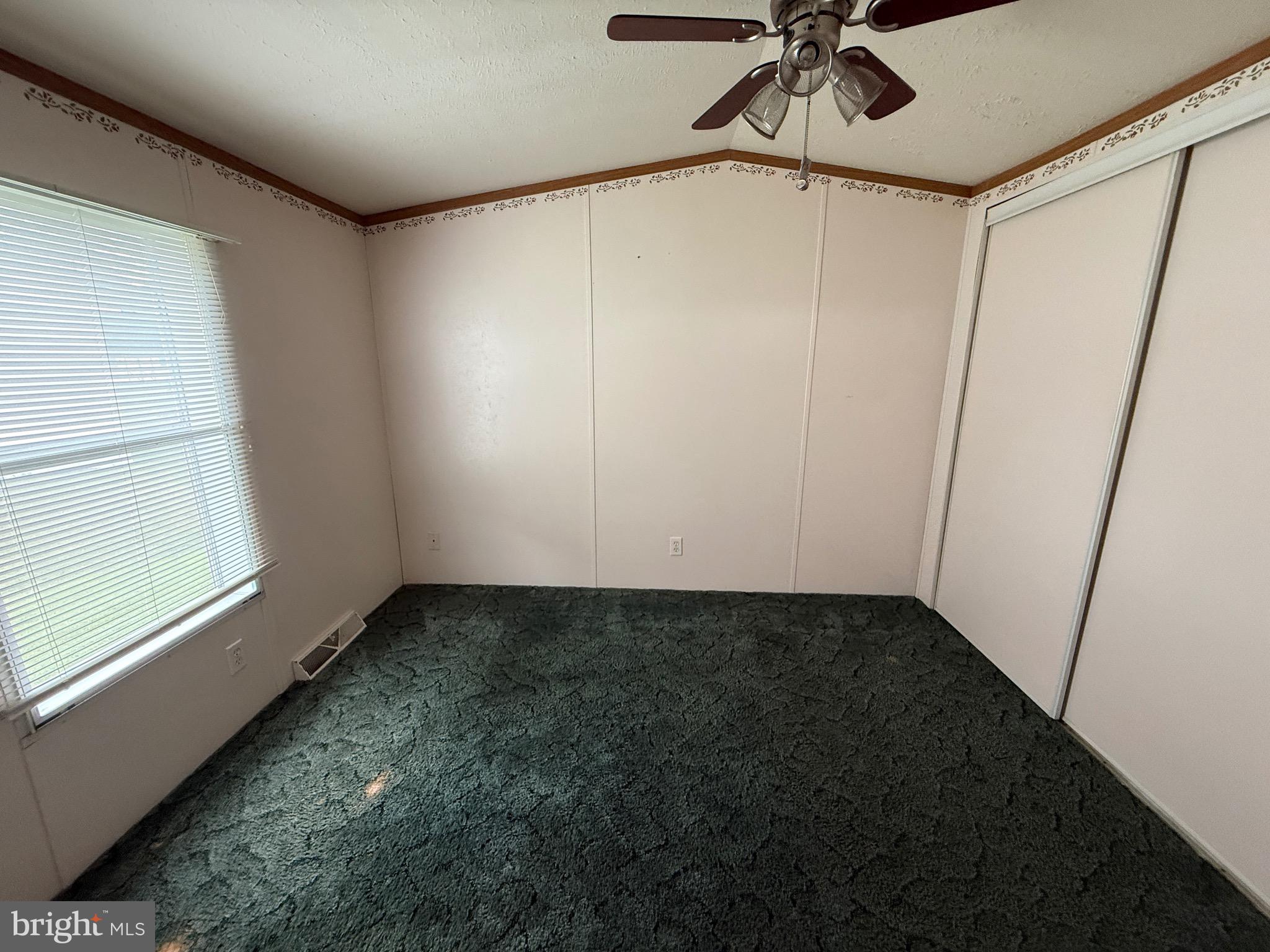 COUNTRY ESTATES - Residential