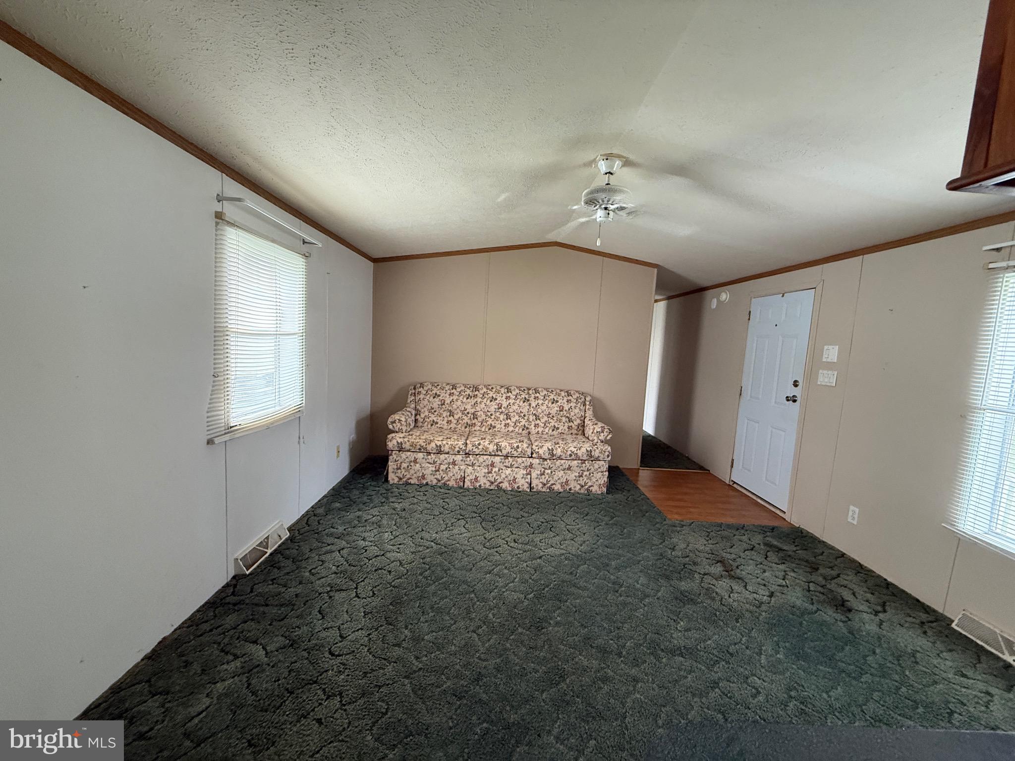 COUNTRY ESTATES - Residential