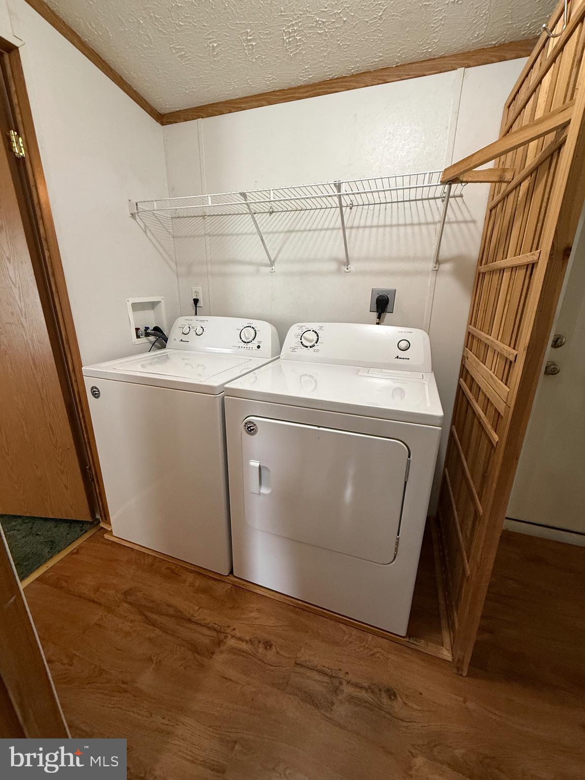 COUNTRY ESTATES - Residential