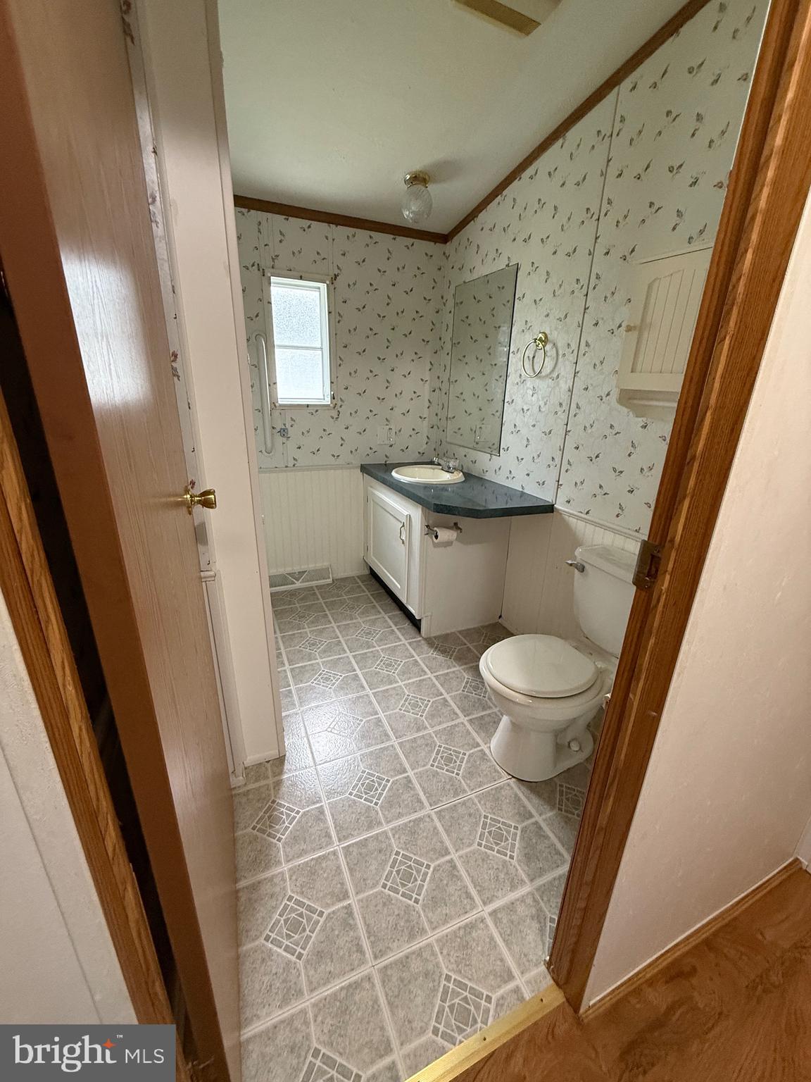 COUNTRY ESTATES - Residential