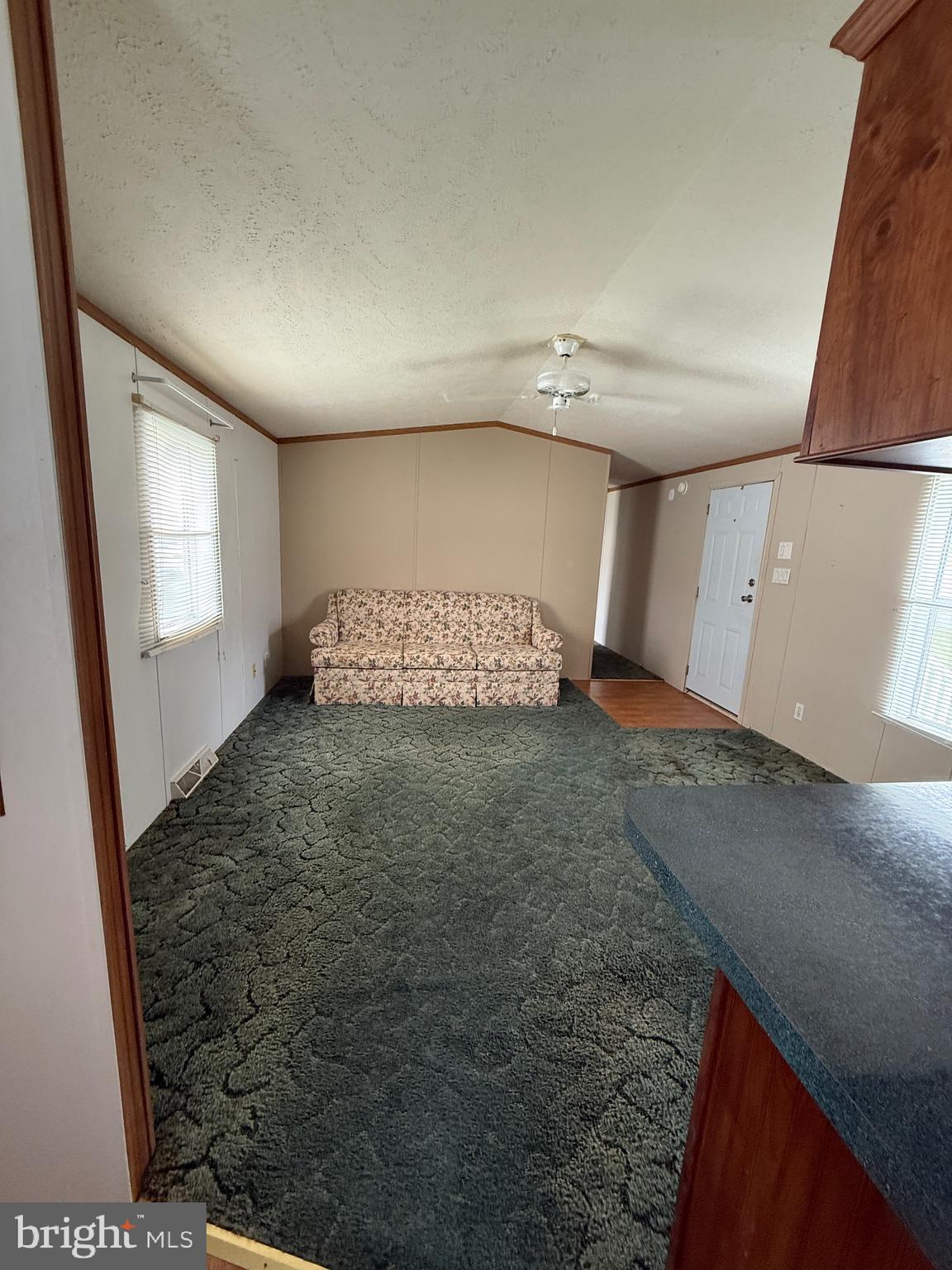 COUNTRY ESTATES - Residential