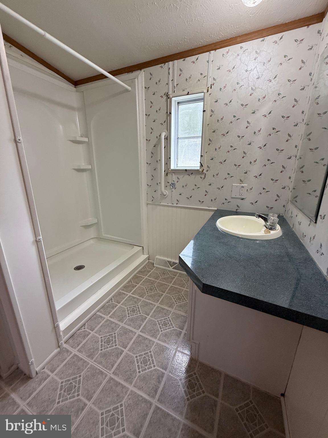 COUNTRY ESTATES - Residential