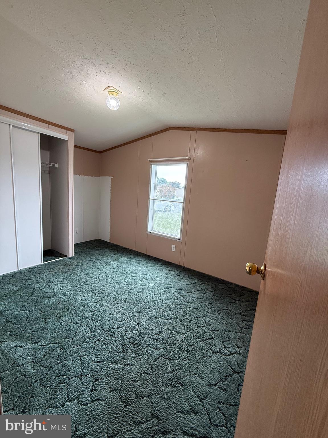 COUNTRY ESTATES - Residential