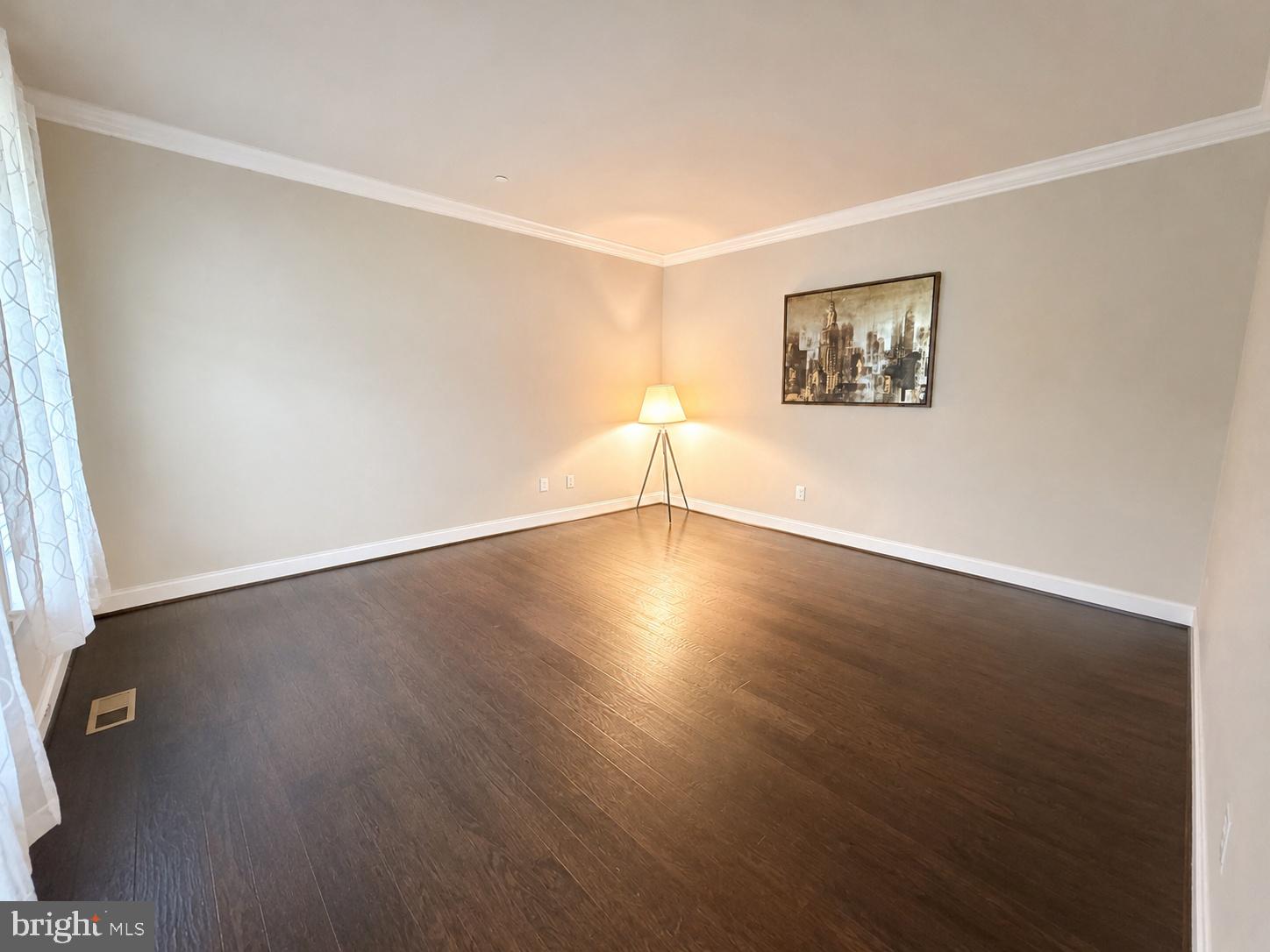 OAKLAND HALL - Residential