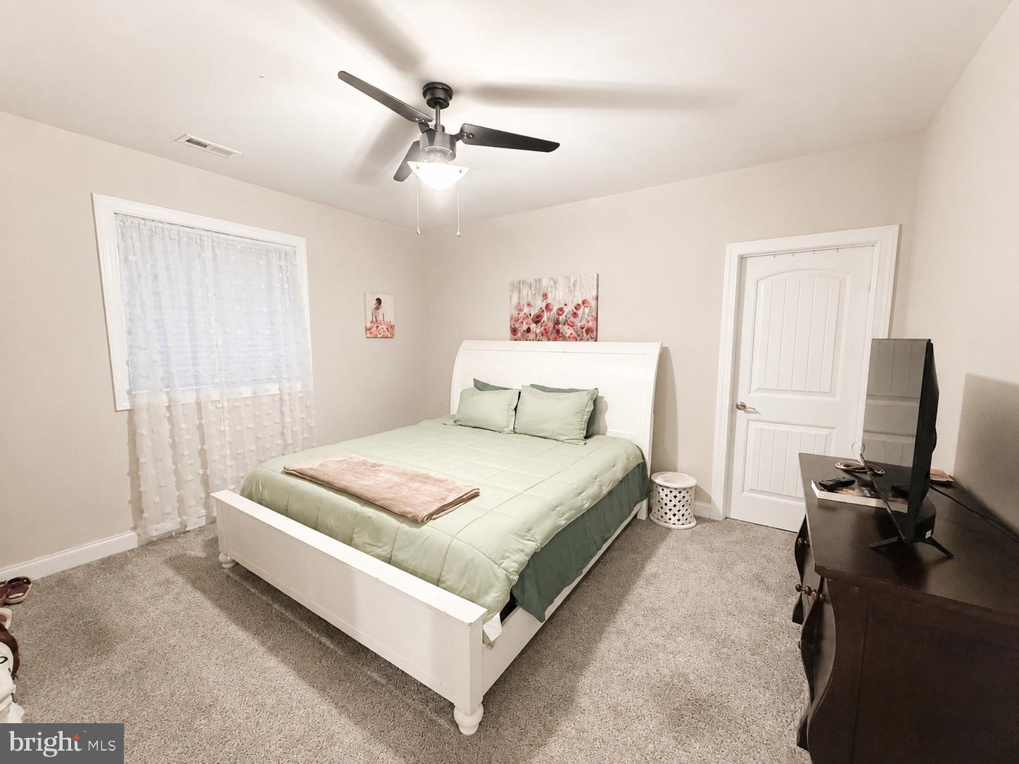 OAKLAND HALL - Residential