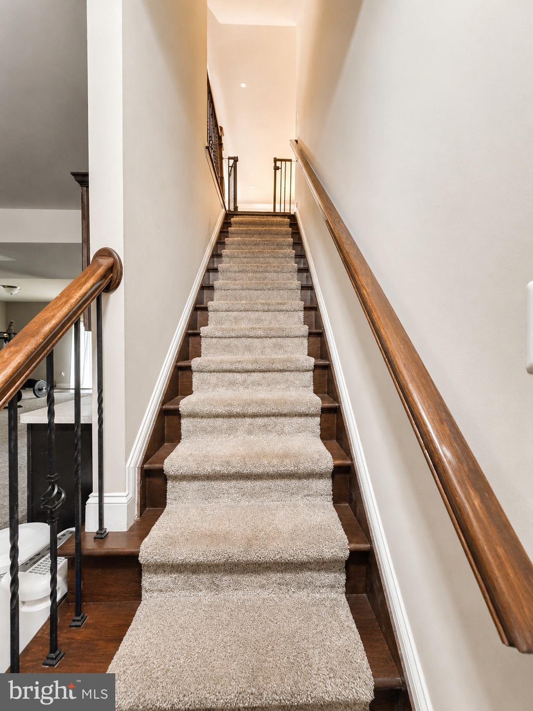 OAKLAND HALL - Residential
