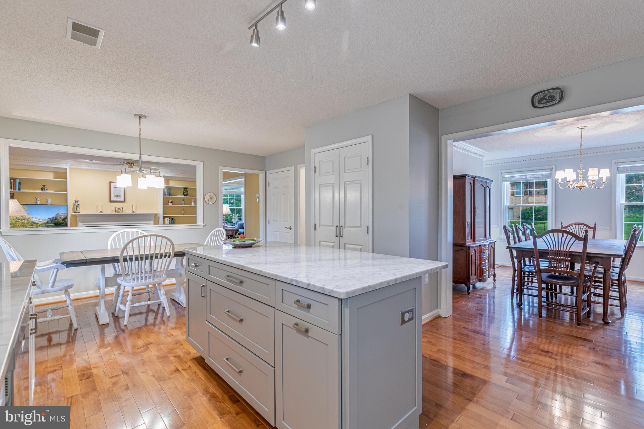 PEER MANOR - Residential