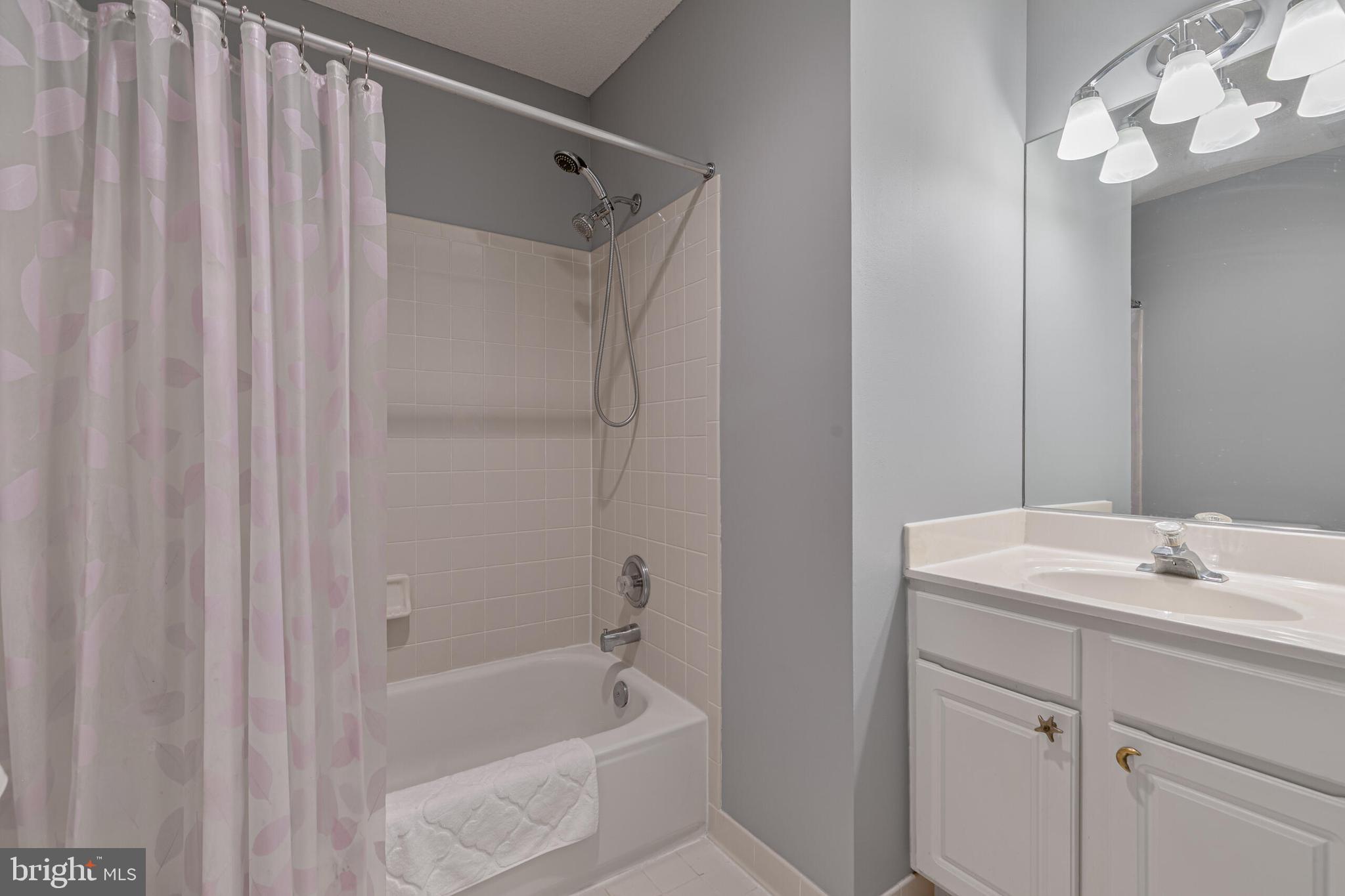 PEER MANOR - Residential