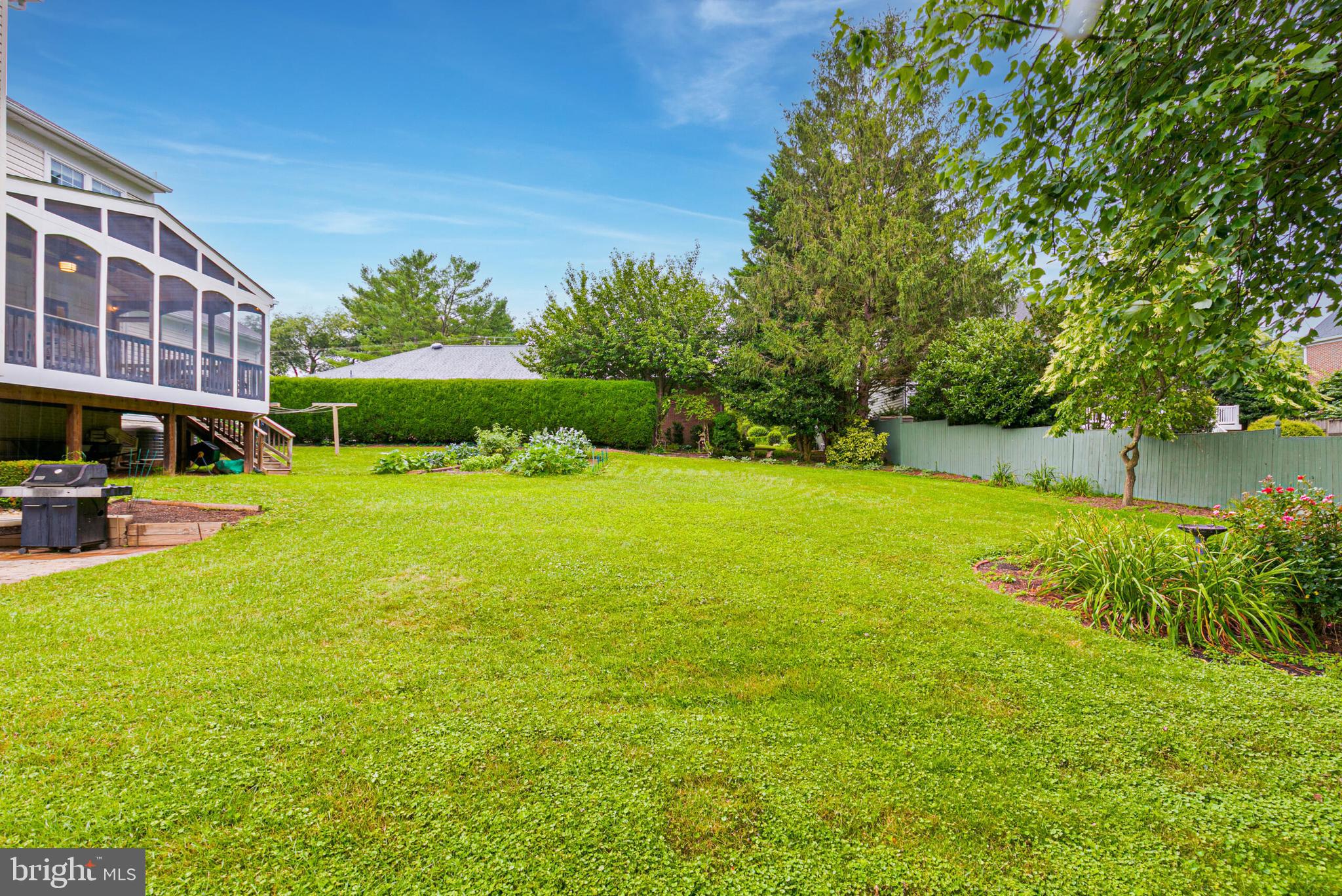 PEER MANOR - Residential