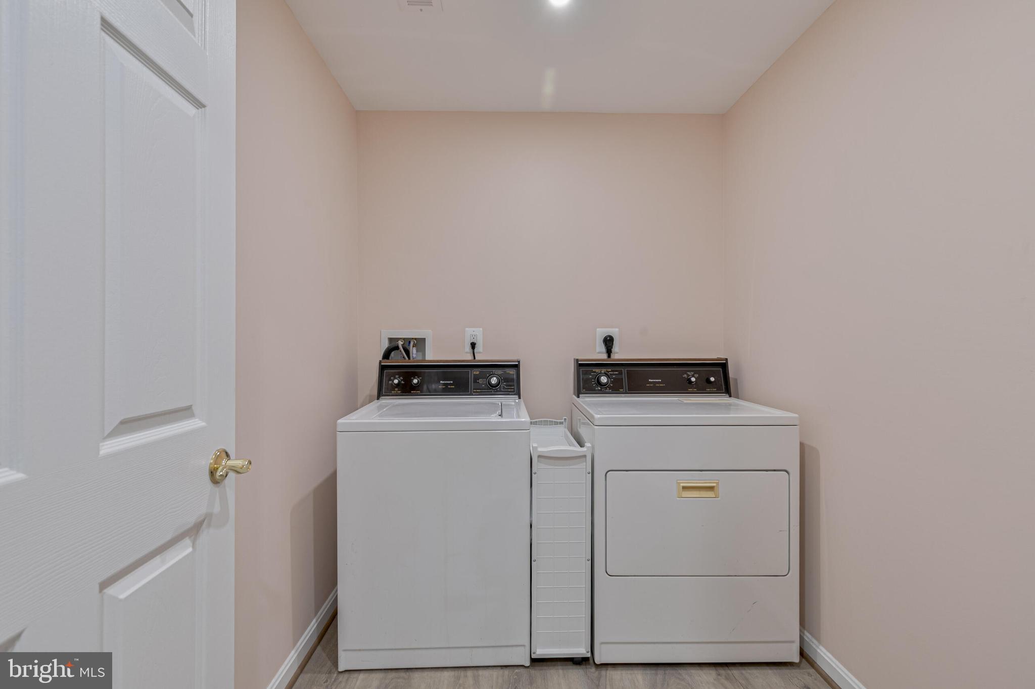 PEER MANOR - Residential