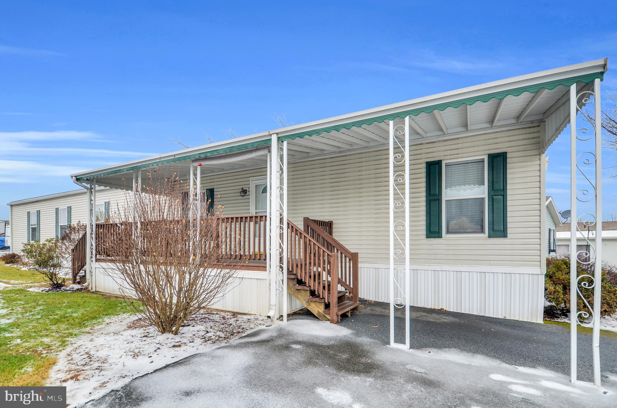 LAUREL COMMONS - Residential