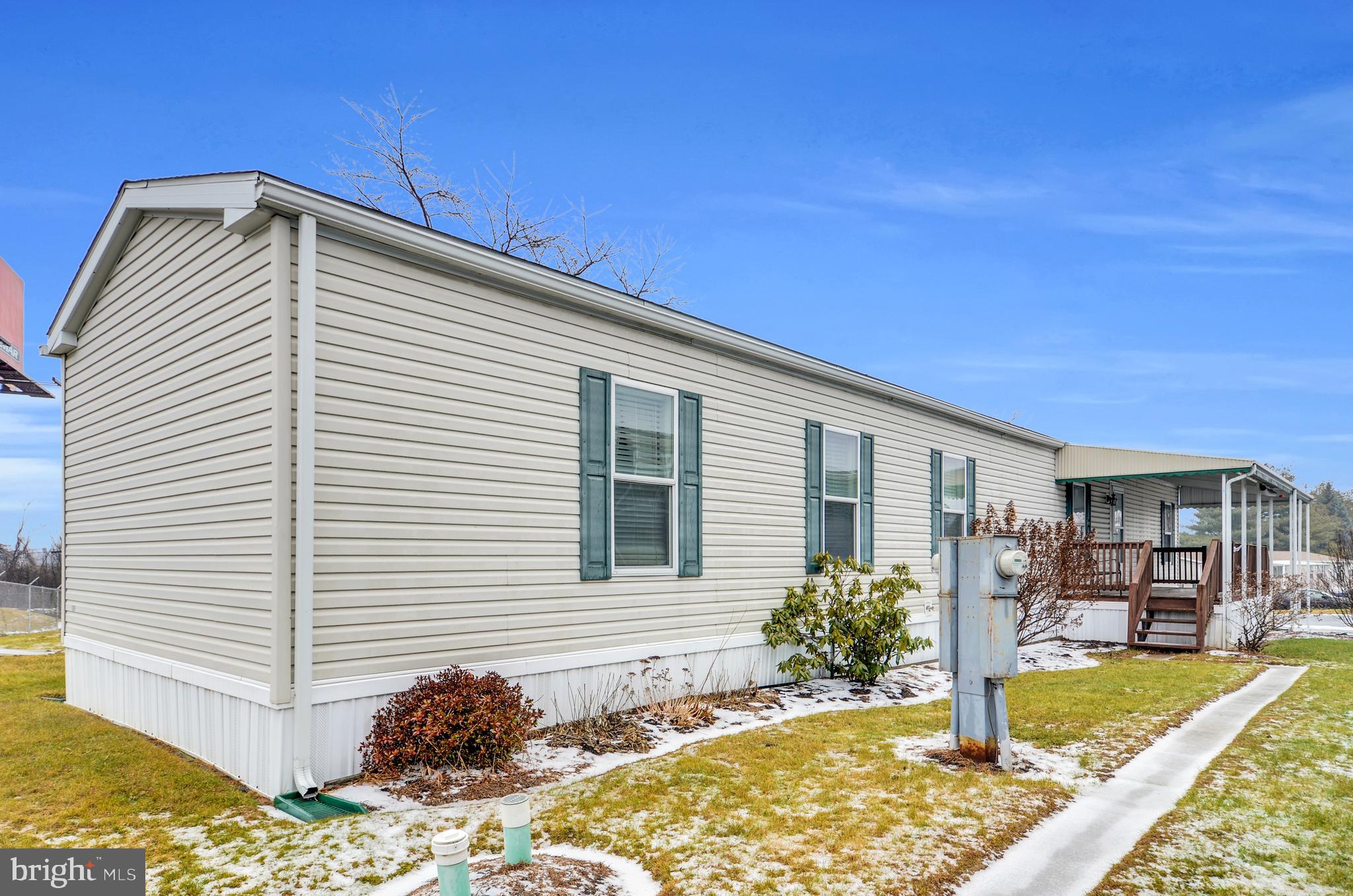 LAUREL COMMONS - Residential