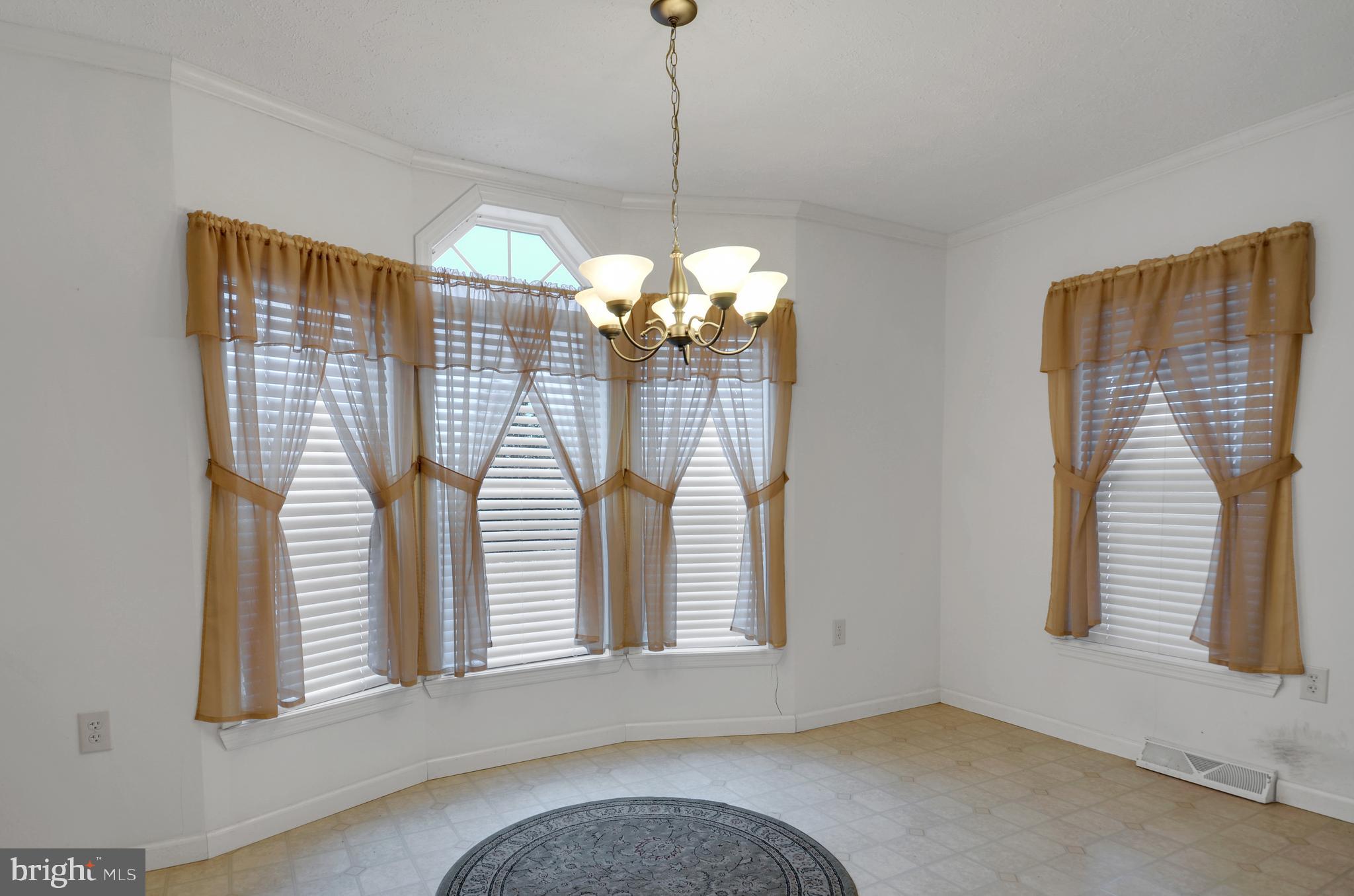 LAUREL COMMONS - Residential