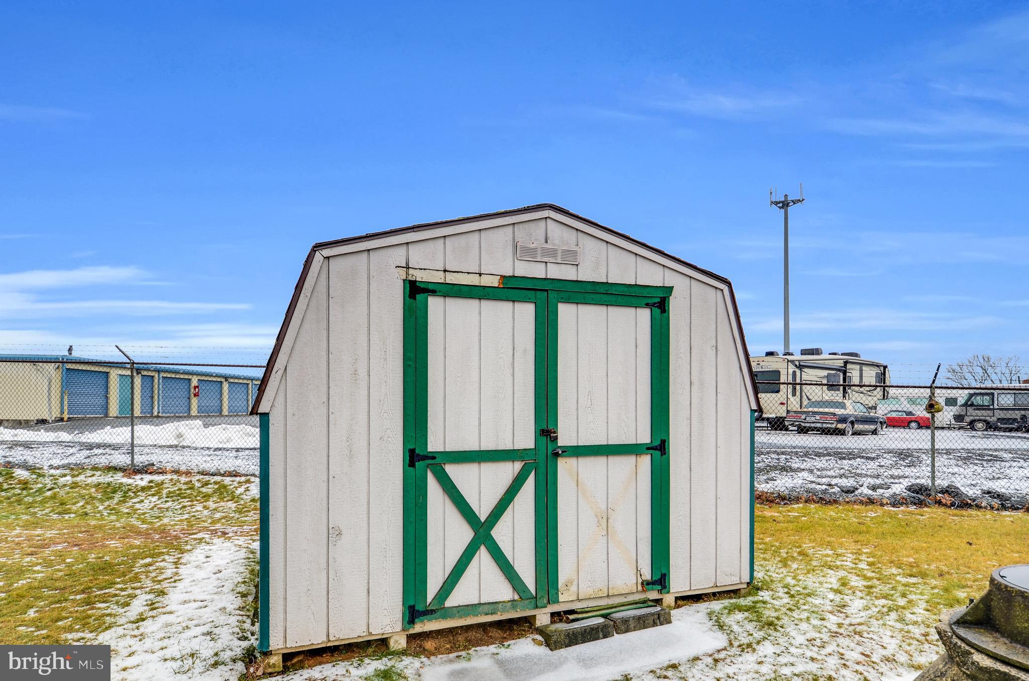 LAUREL COMMONS - Residential