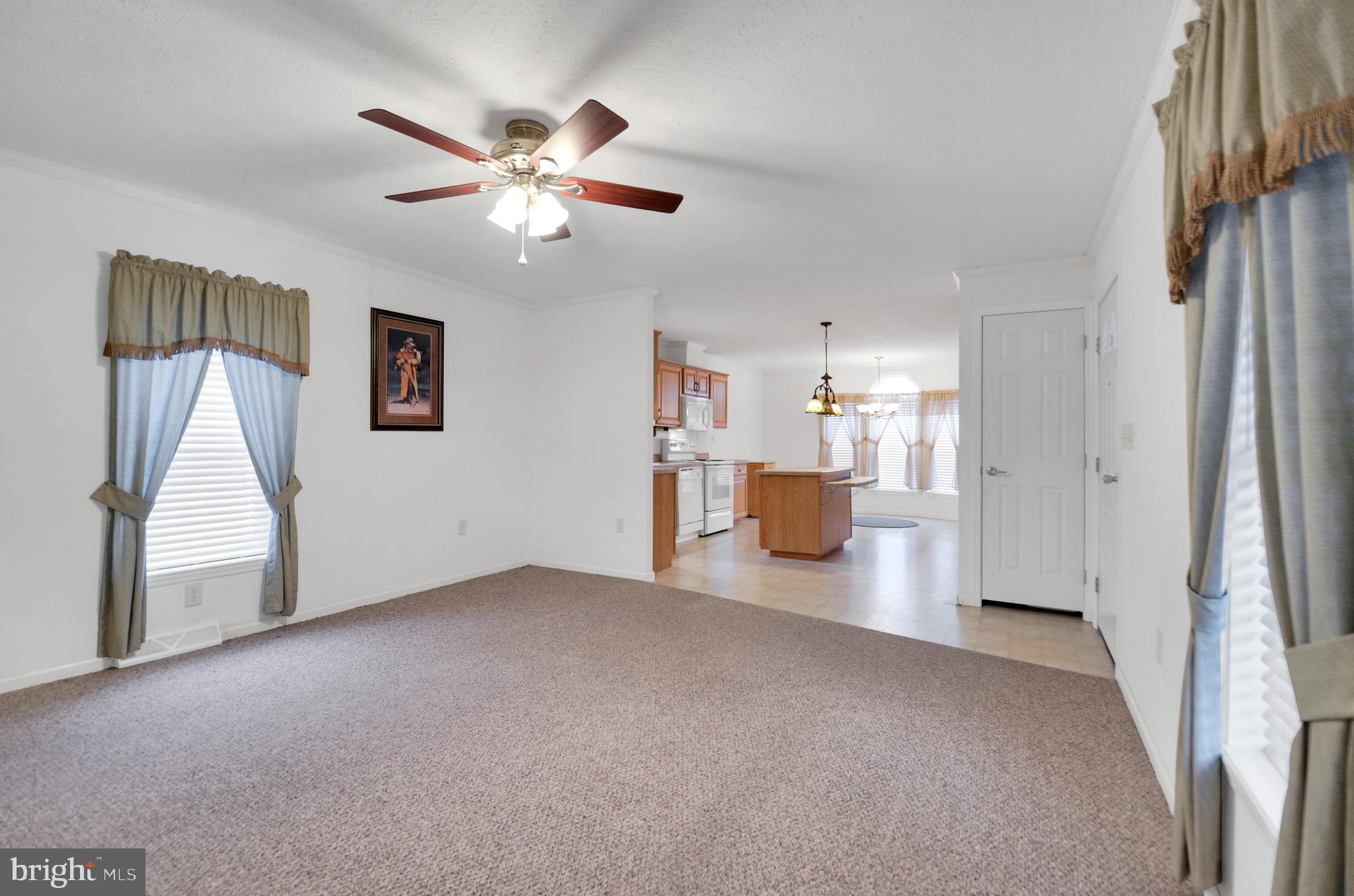 LAUREL COMMONS - Residential