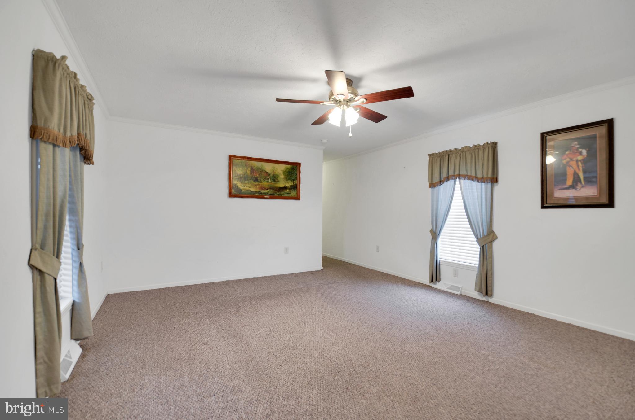 LAUREL COMMONS - Residential