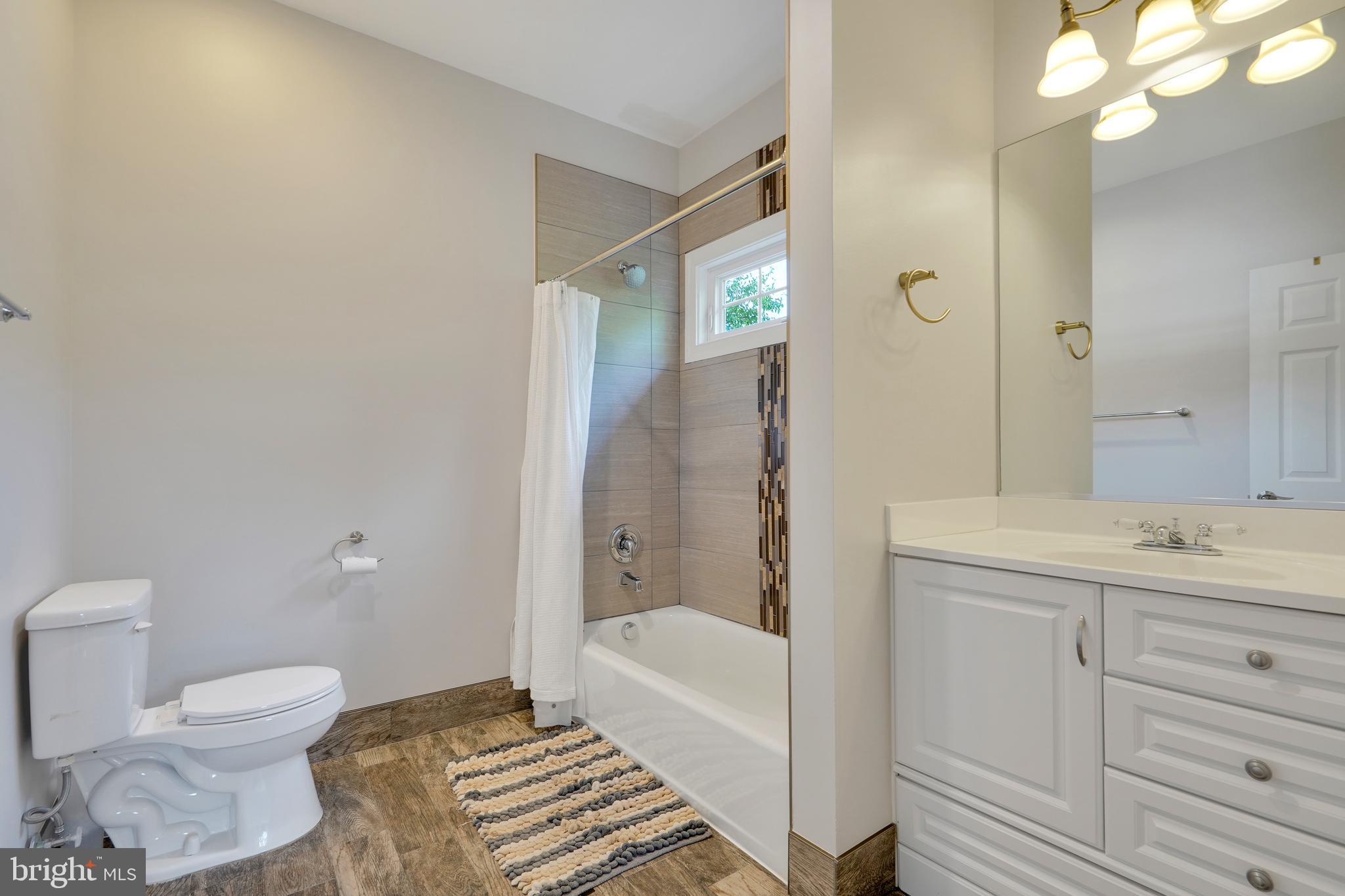 GRAYS OAKTON - Residential