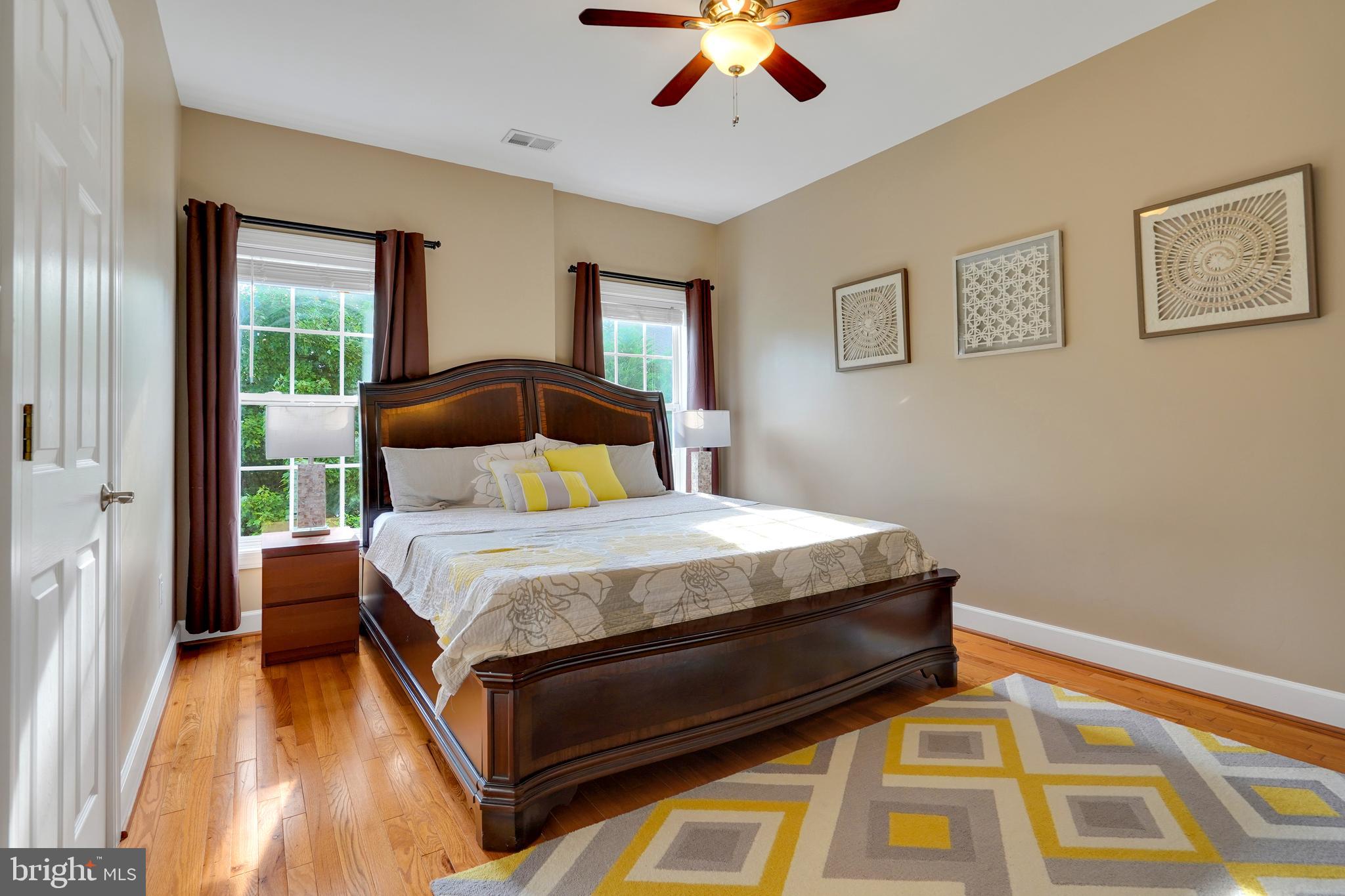 GRAYS OAKTON - Residential