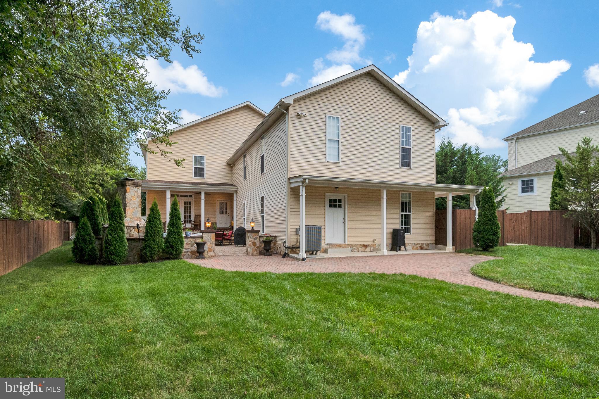 GRAYS OAKTON - Residential