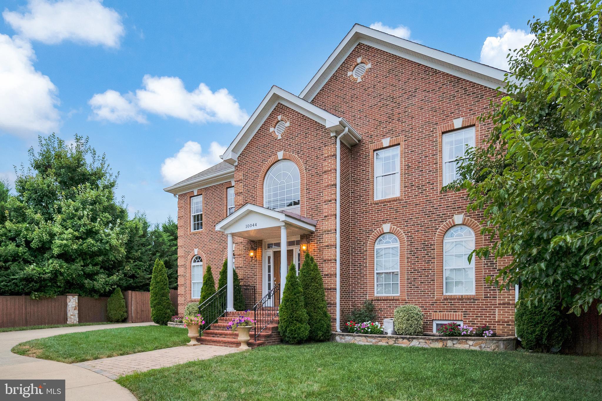 GRAYS OAKTON - Residential