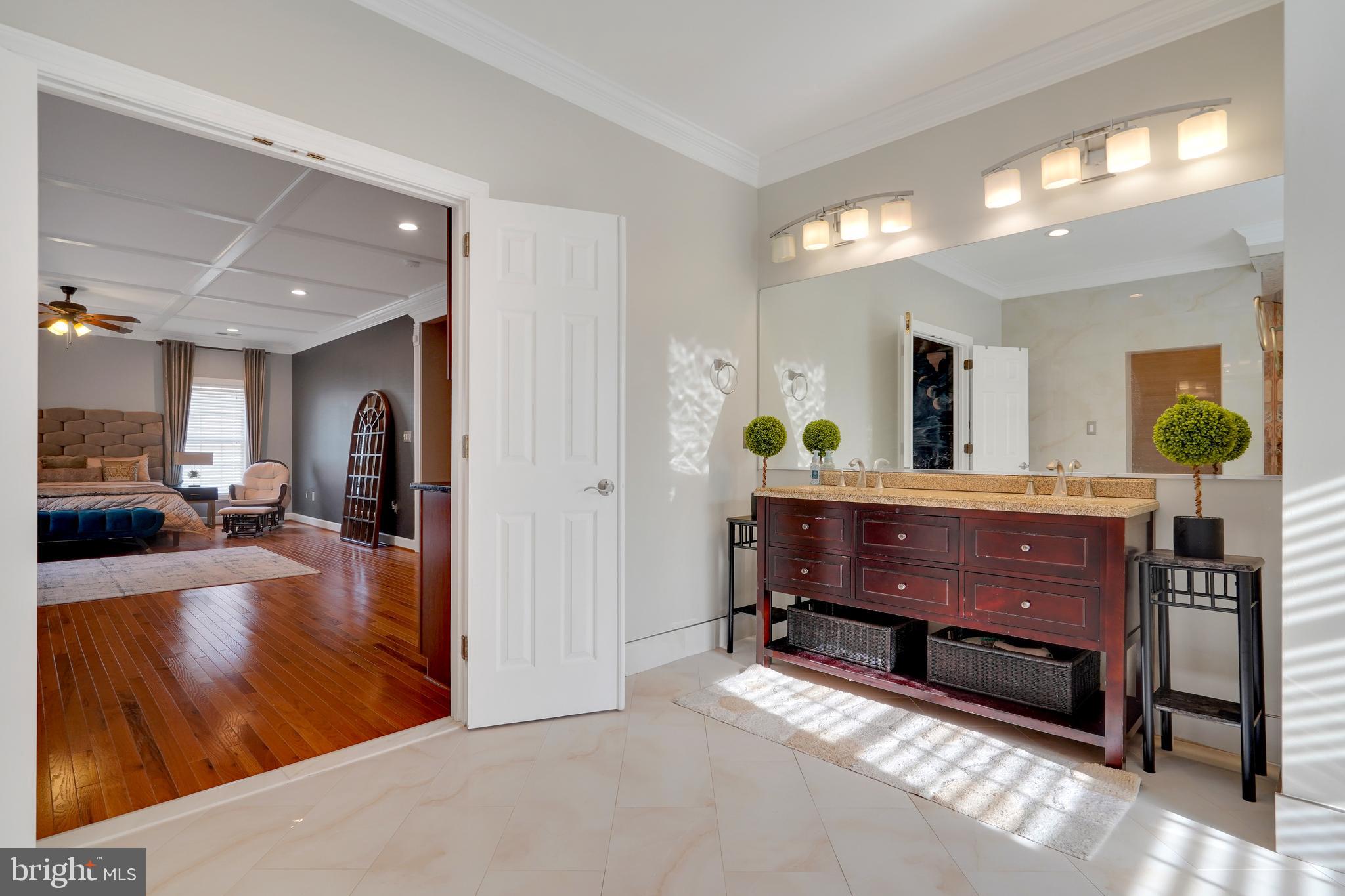 GRAYS OAKTON - Residential