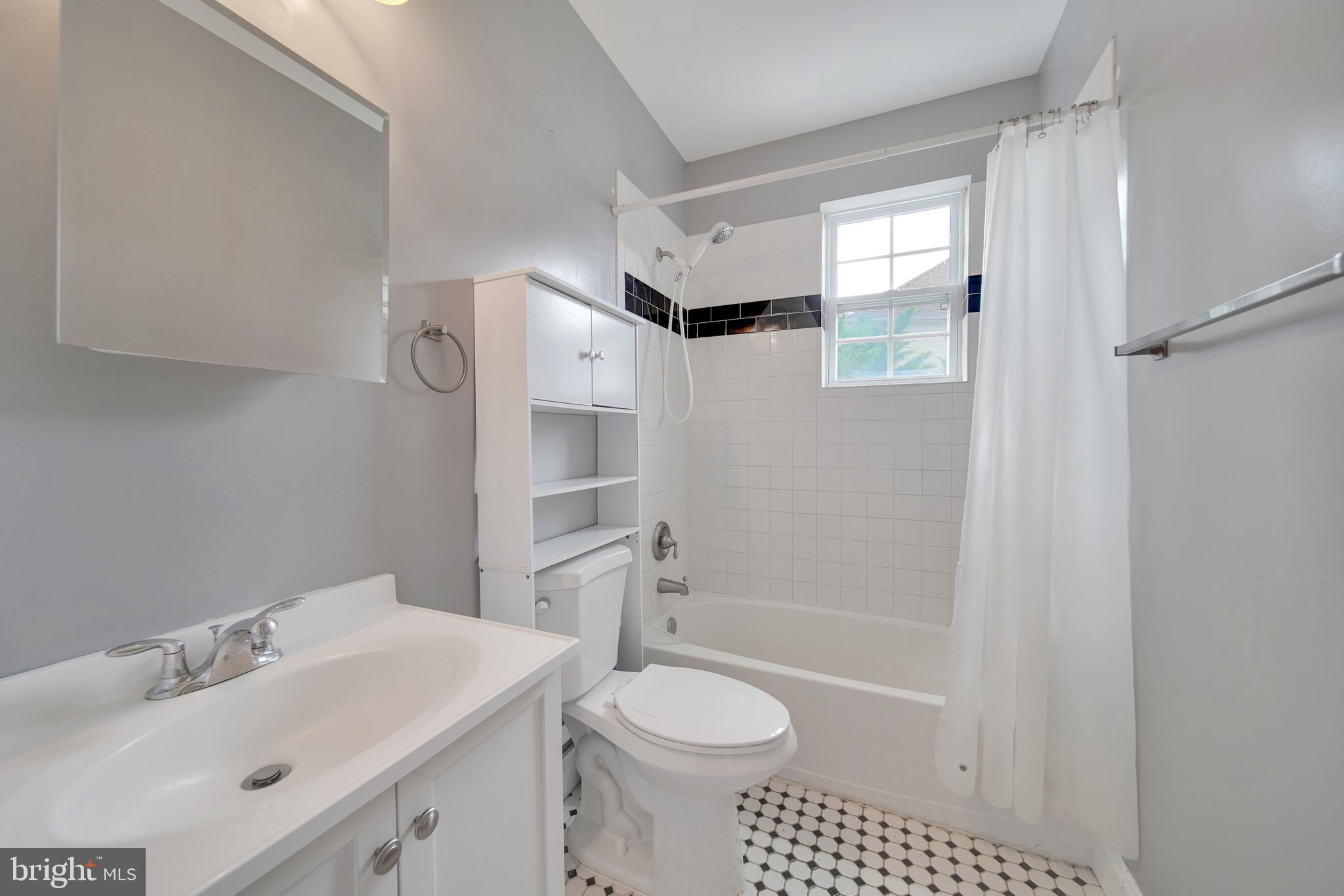 GRAYS OAKTON - Residential