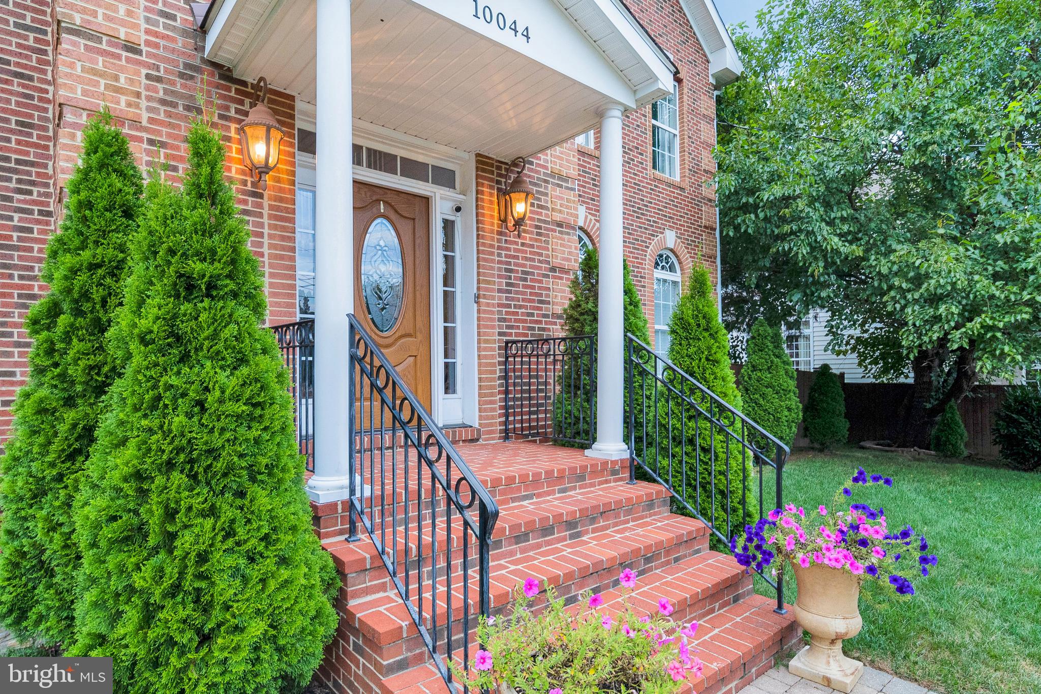 GRAYS OAKTON - Residential