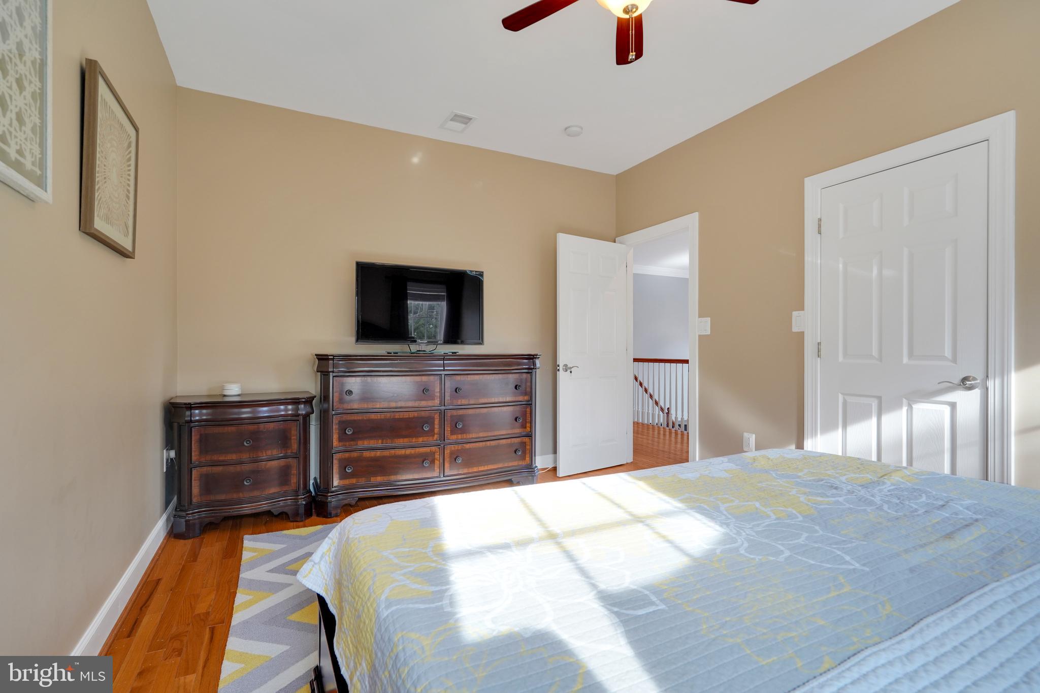 GRAYS OAKTON - Residential