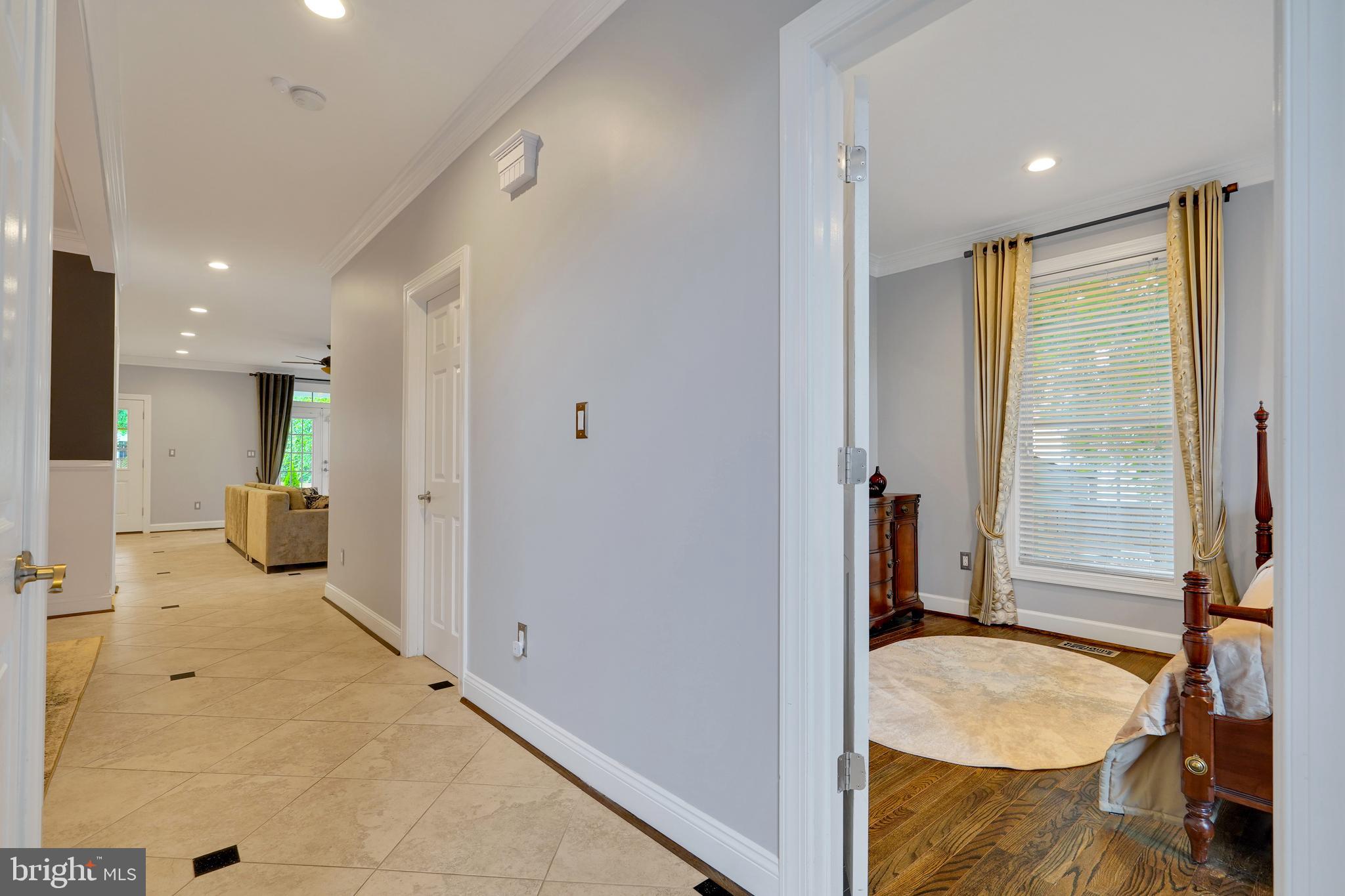 GRAYS OAKTON - Residential