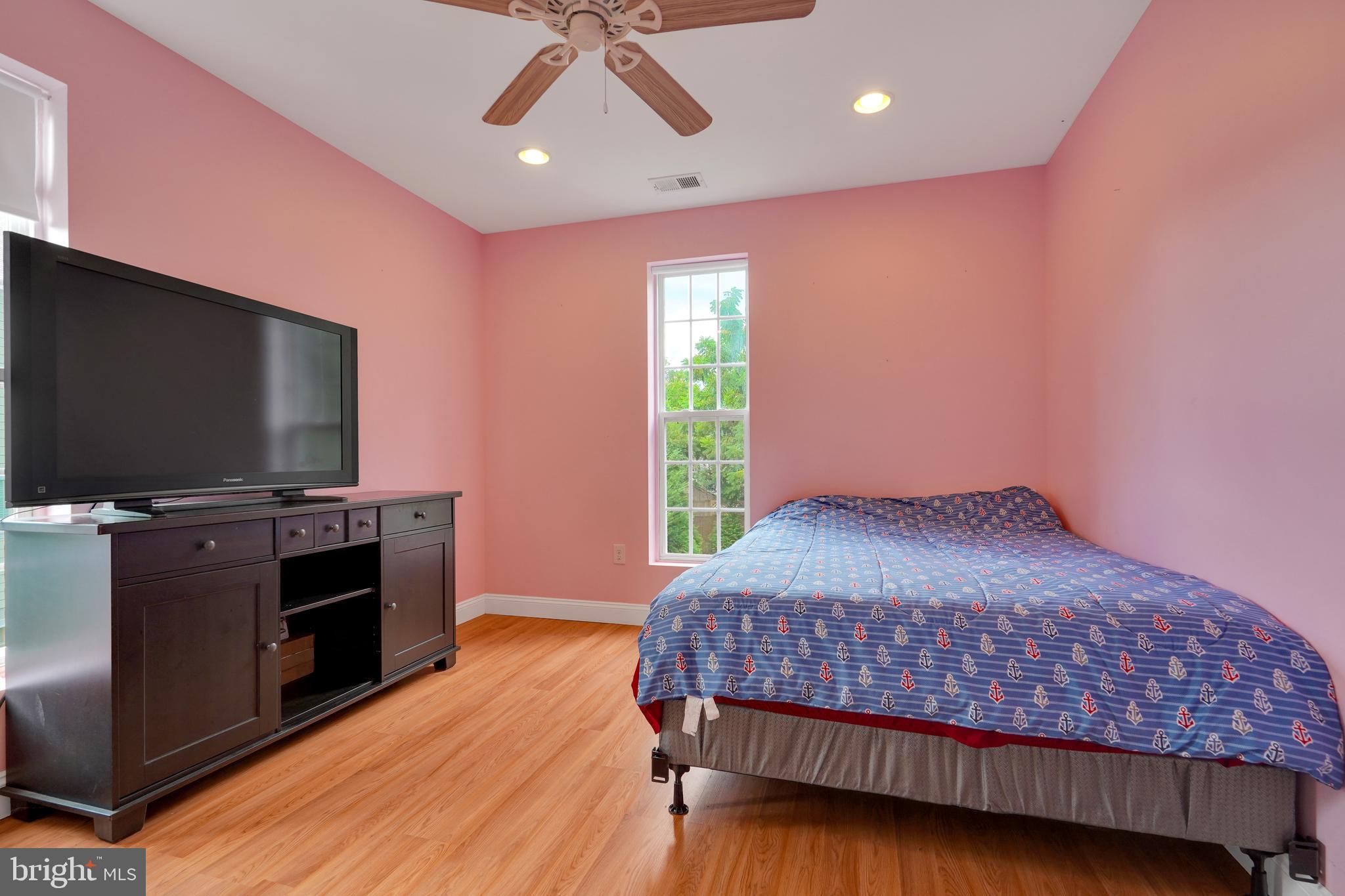 GRAYS OAKTON - Residential