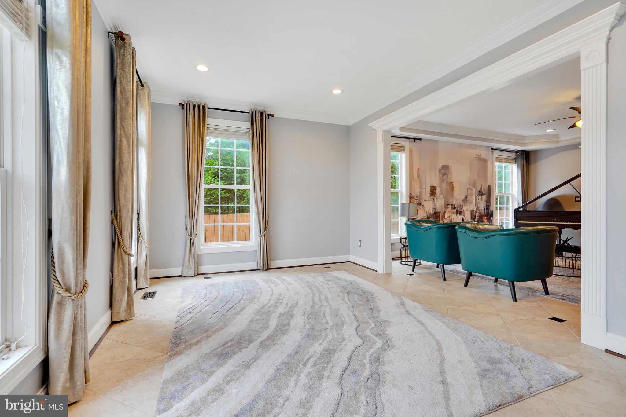 GRAYS OAKTON - Residential