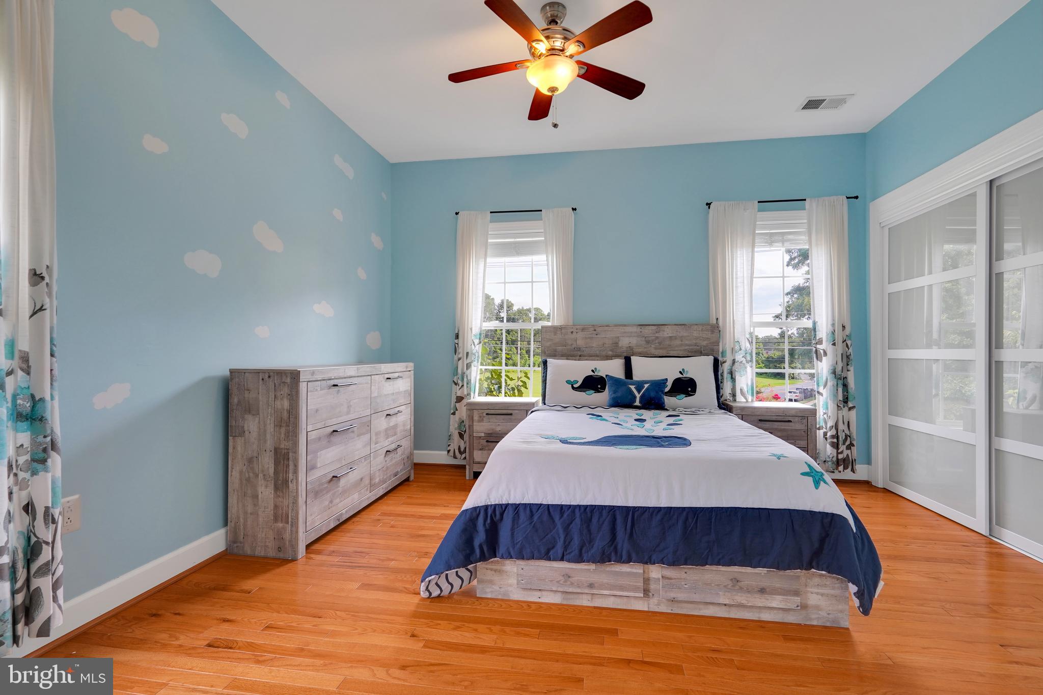 GRAYS OAKTON - Residential