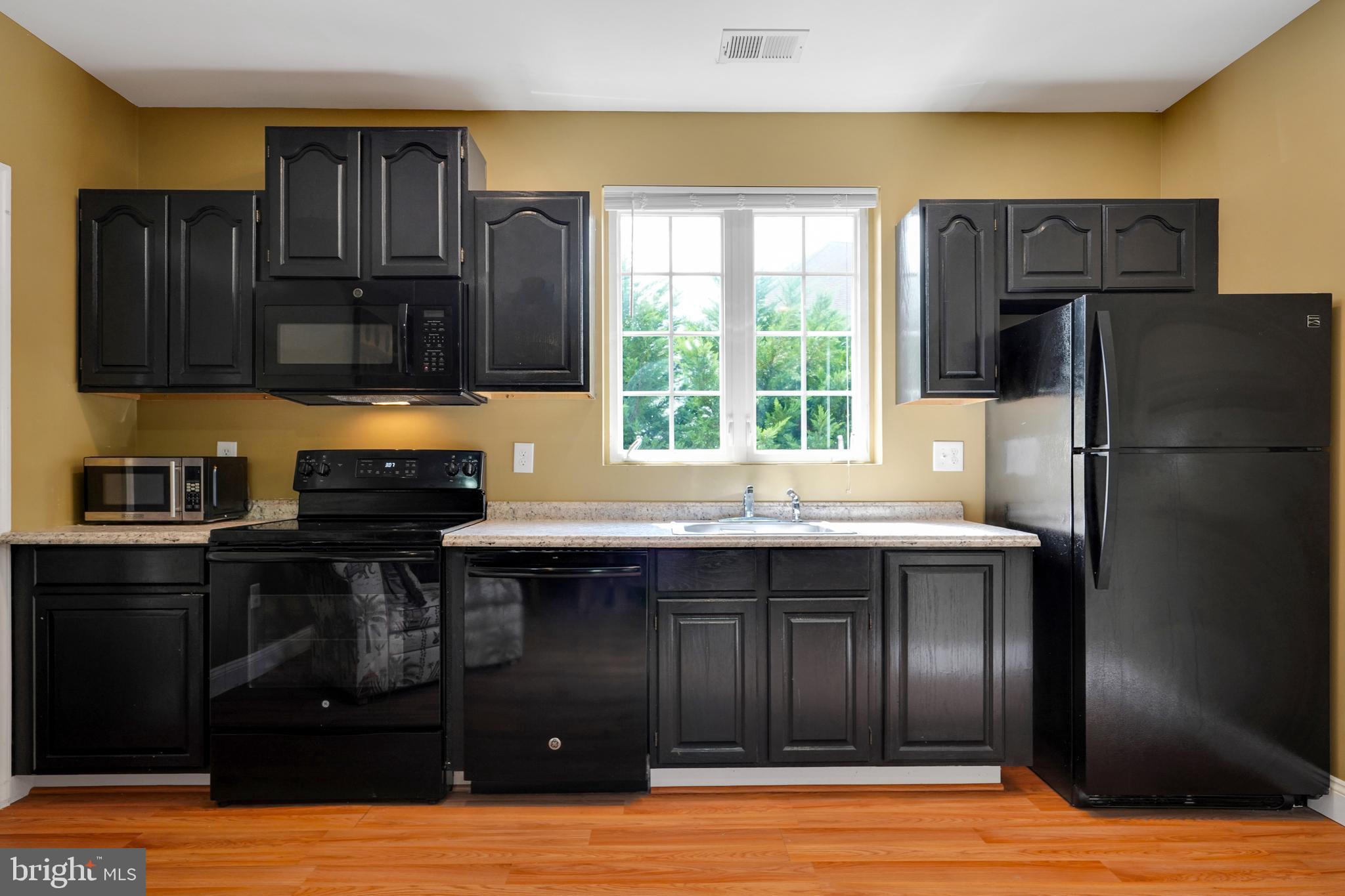 GRAYS OAKTON - Residential