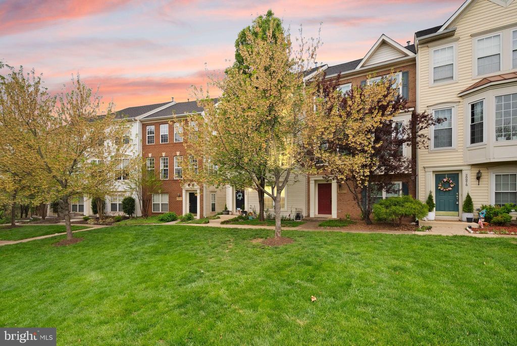 Photo of 20980 Kittanning Lane, ASHBURN, VA 20147 (MLS # VALO2120556)