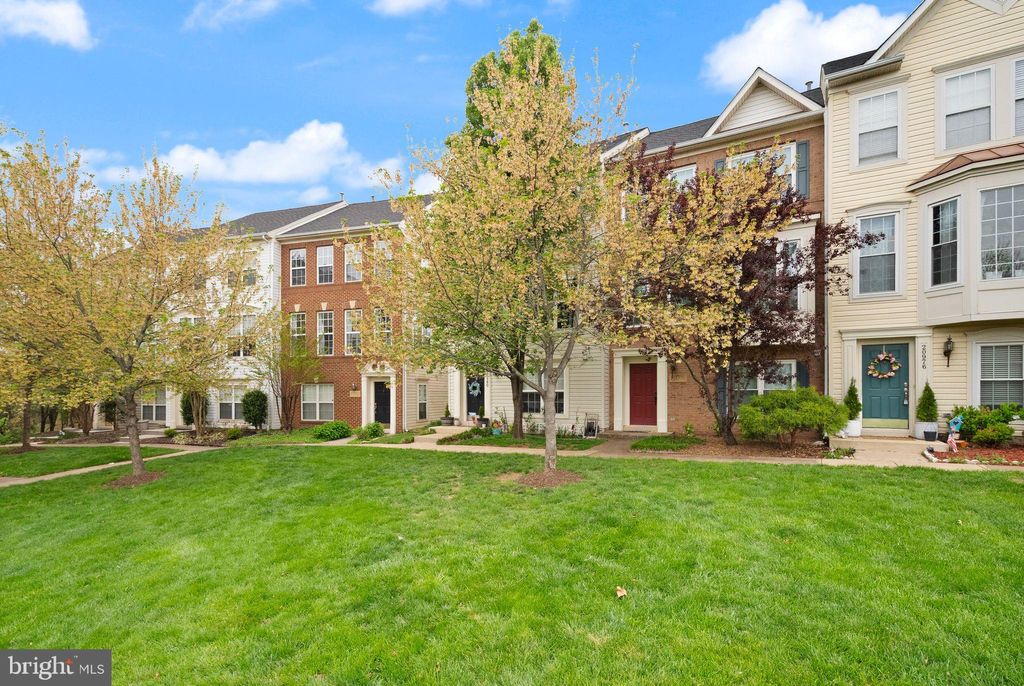 Photo of 20980 Kittanning Lane, ASHBURN, VA 20147 (MLS # VALO2120556)