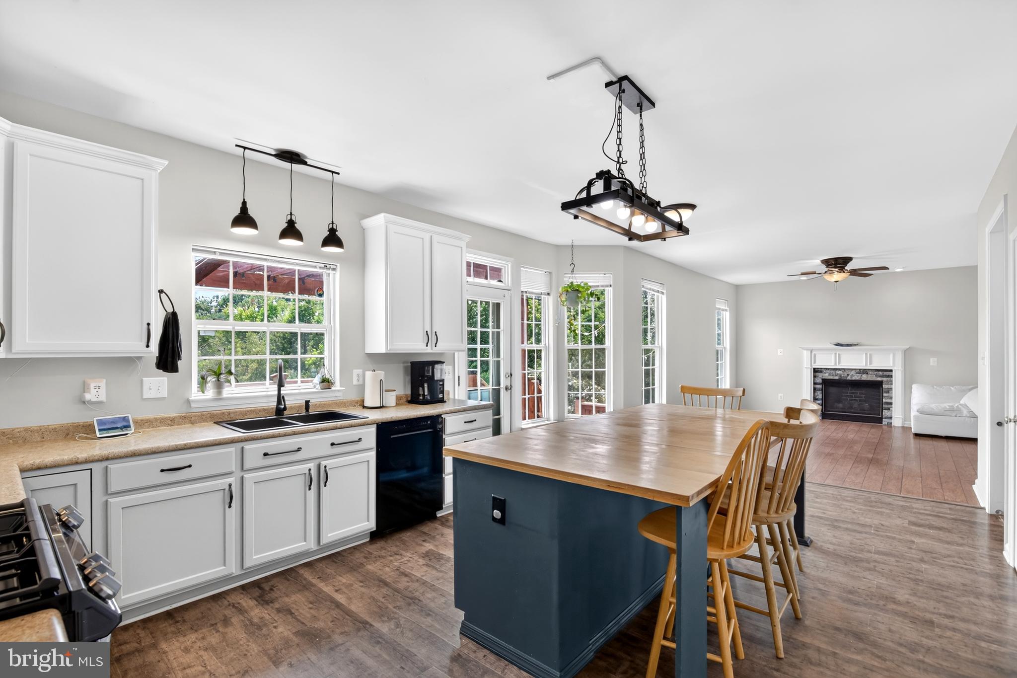114 LIMESTONE WAY