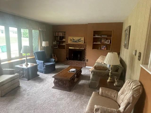 1821 COLONY DRIVE