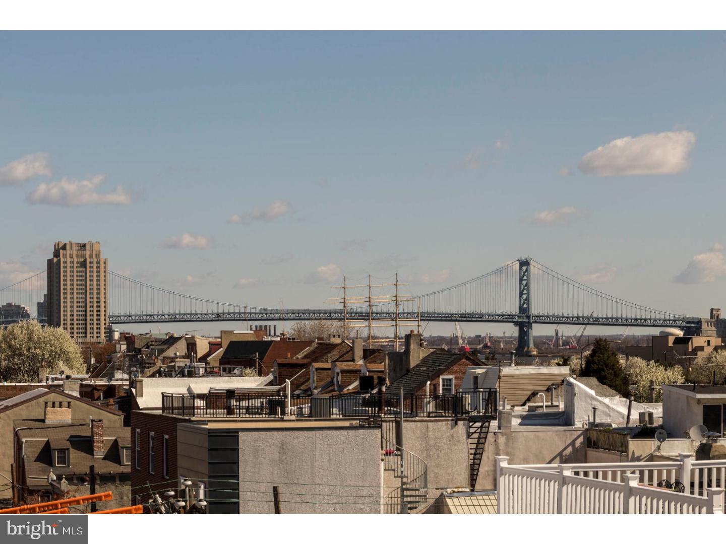 QUEEN VILLAGE - Residential