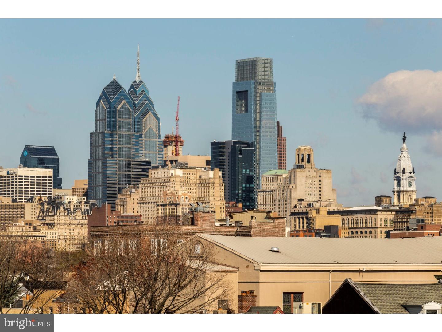 QUEEN VILLAGE - Residential