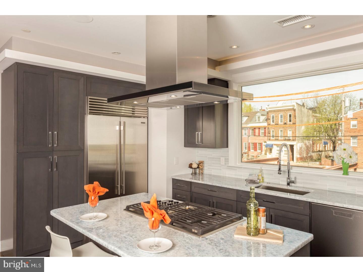 QUEEN VILLAGE - Residential