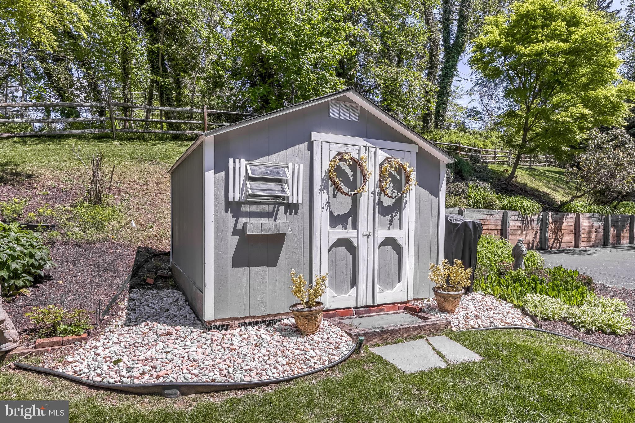 FOUR WINDS/RUXTON - Residential