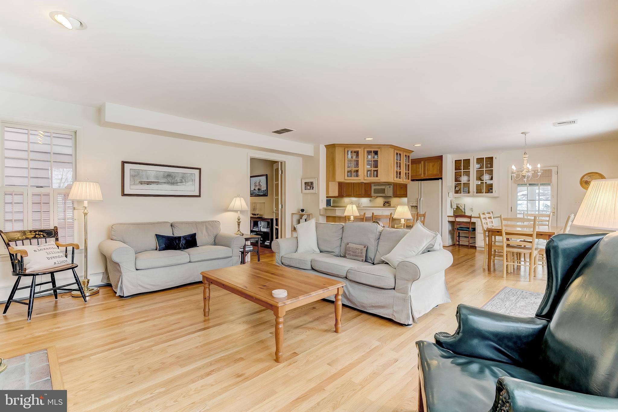 FOUR WINDS/RUXTON - Residential