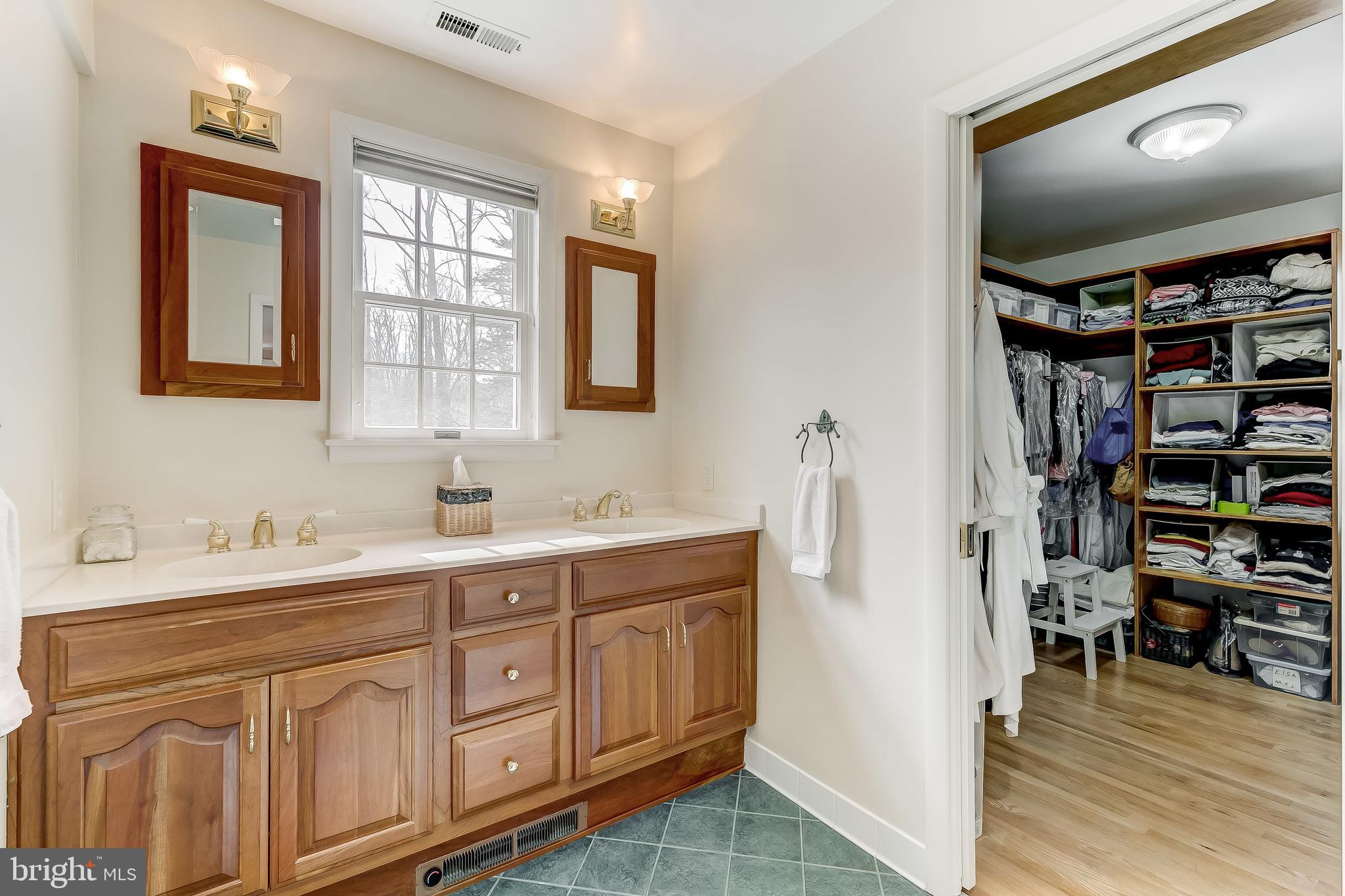 FOUR WINDS/RUXTON - Residential