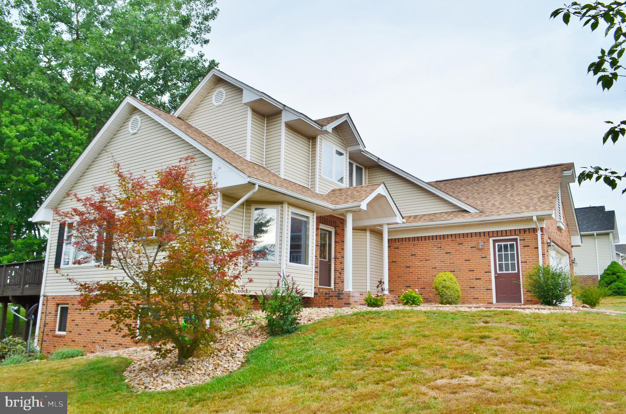 THE FOOTHILLS - Residential