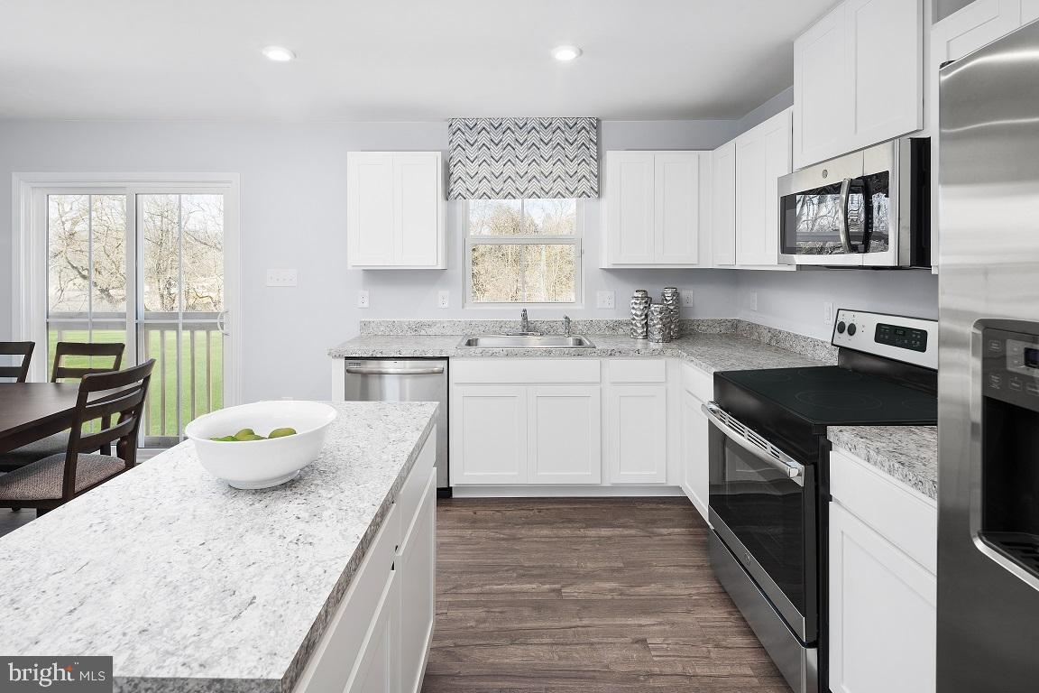 THE LAKES AT MARTINSBURG - Residential