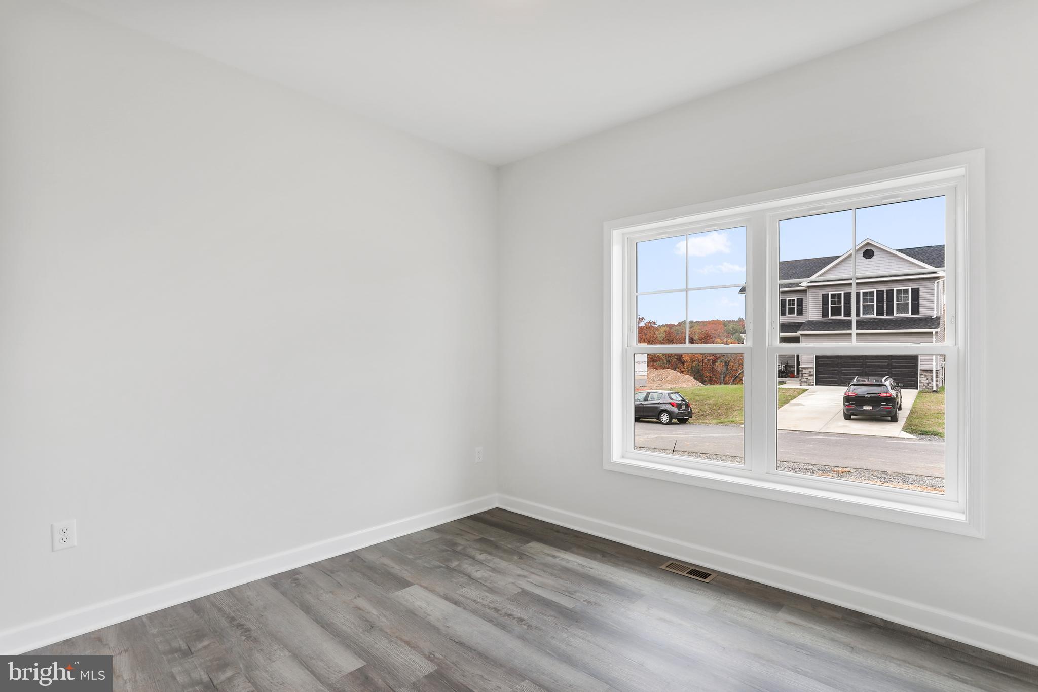 MIDDLE CREEK VISTAS - Residential