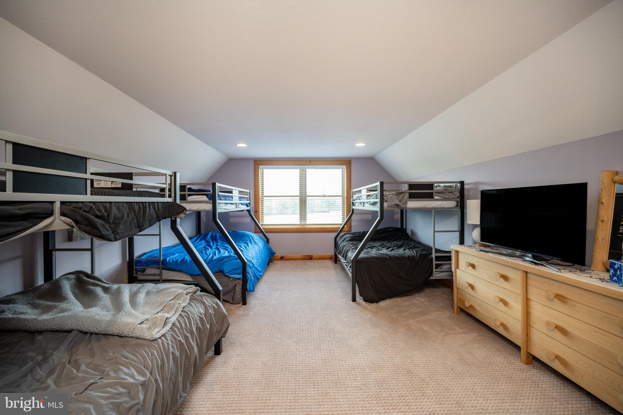 MISTY MEADOWS WTFRNT GRN - Residential