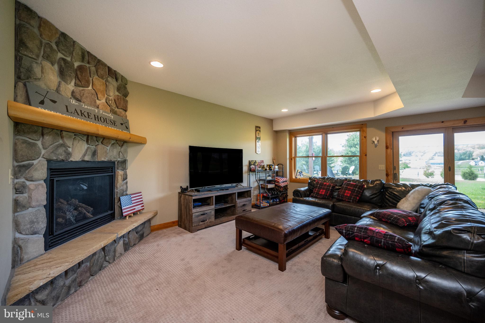 MISTY MEADOWS WTFRNT GRN - Residential