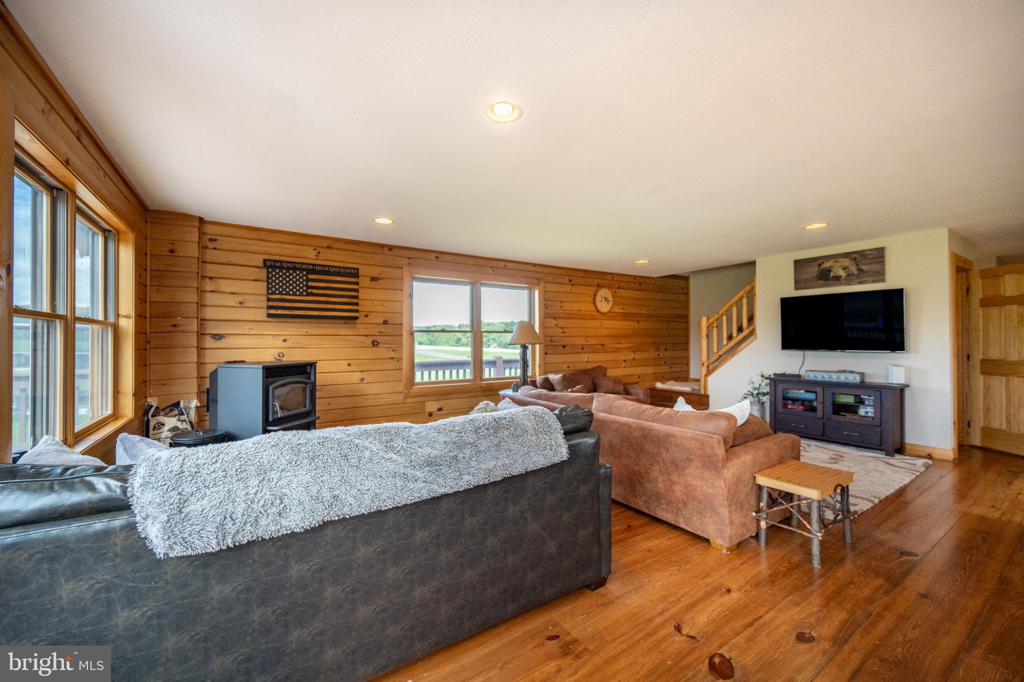 MISTY MEADOWS WTFRNT GRN - Residential