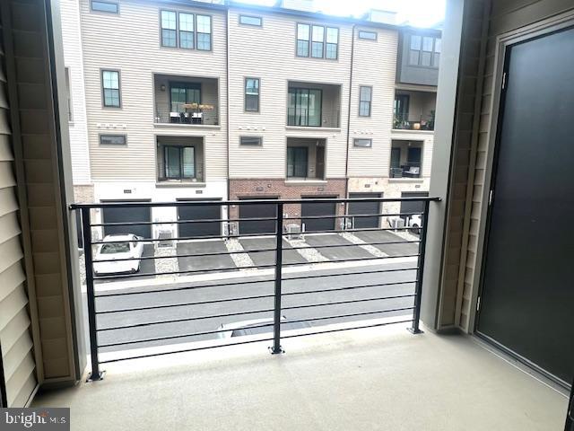 METRO WALK AT MOOREFIELD STATION - Residential Lease